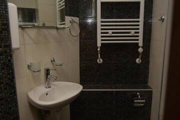 Фото номера Двухместный номер с 1 кроватью и балконом Отель Family Hotel Balkana г. Априлци 2