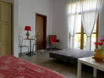 Фото номера Antiquites Brocante Suite Дома для отпуска Boomerang Guest House г. Априлци 8